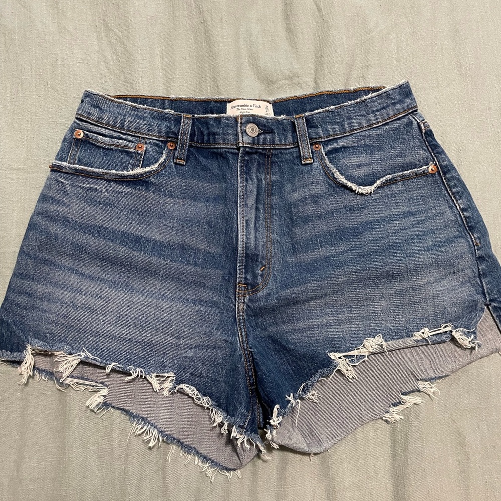 Abercrombie & fitch The Mom Short high rise, curve love